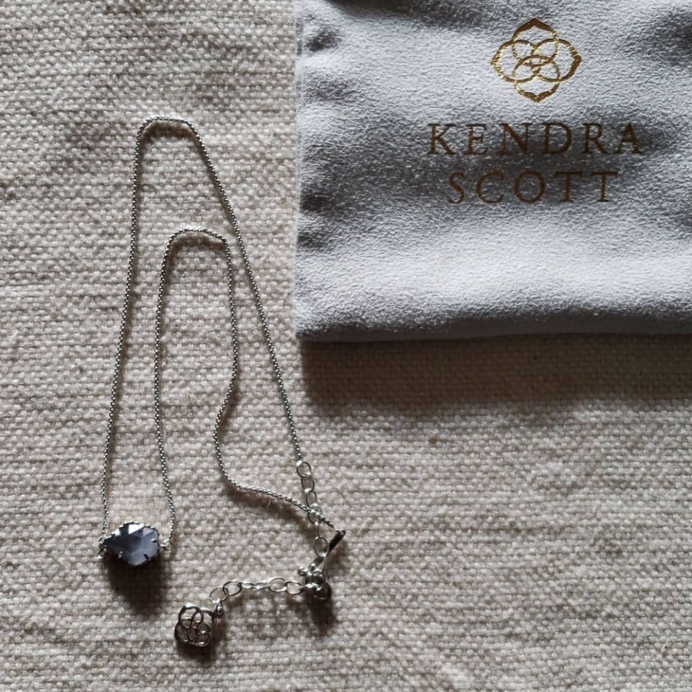 Kendra Scott necklace